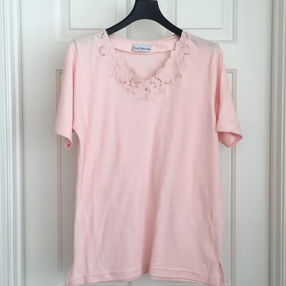 Croft & Barrow Top Large Pink Tee V-neck Embroidery Pearls Short Sleeves Blouse